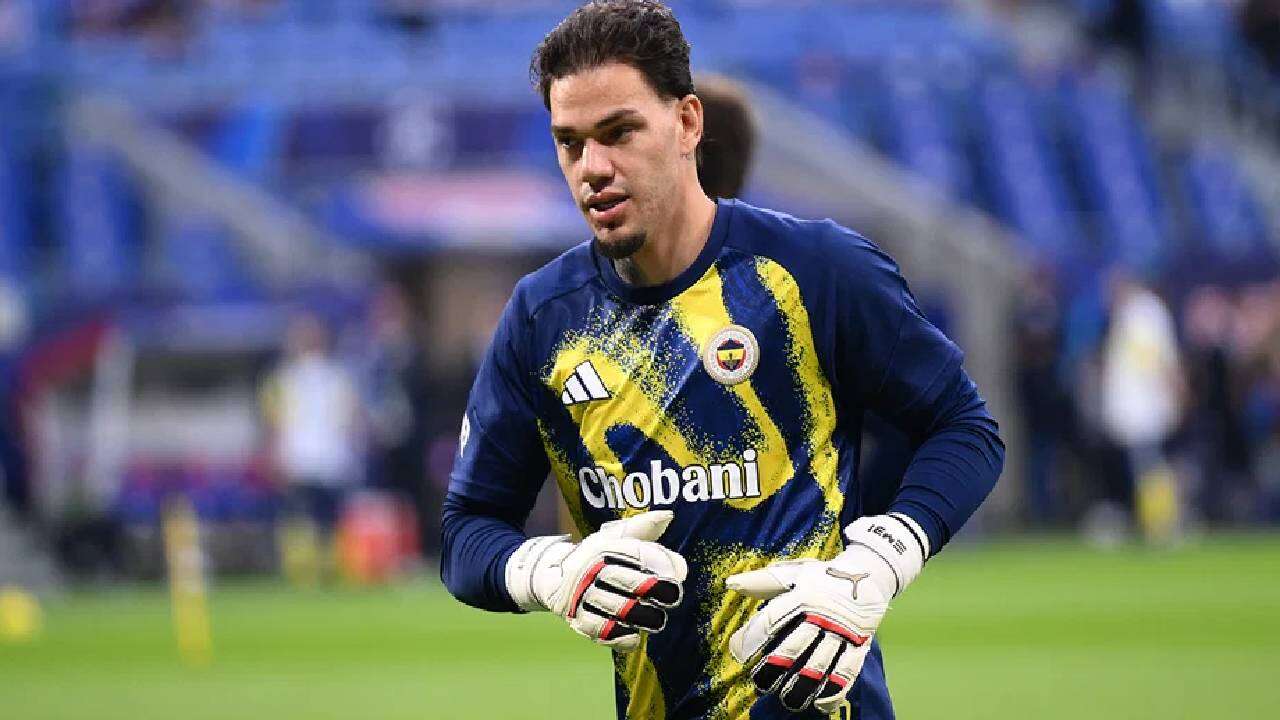 Fenerbahçe'de kadro dışı kalmak için her şeyi yaptı: Anında Aziz Yıldırım'ın odasına koştu! 4